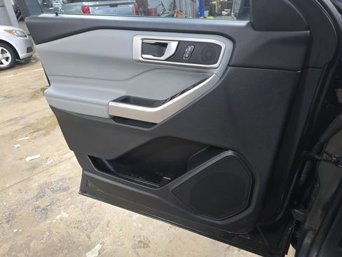 Used 2023 Ford Explorer XLT w/ Equipment Group 202A image 29