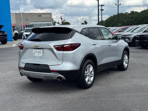 Used 2022 Chevrolet Blazer LT FWD image 3