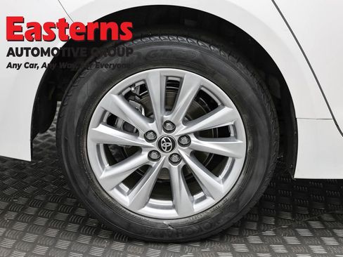 Used 2024 Toyota Corolla LE w/ LE Convenience Package FWD image 30