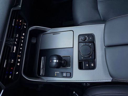 Used 2025 MAZDA CX-90 3.3 Turbo w/ Preferred Package image 36