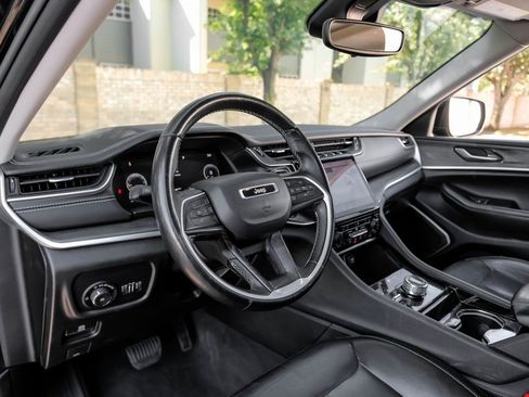 Used 2022 Jeep Grand Cherokee L Limited image 27