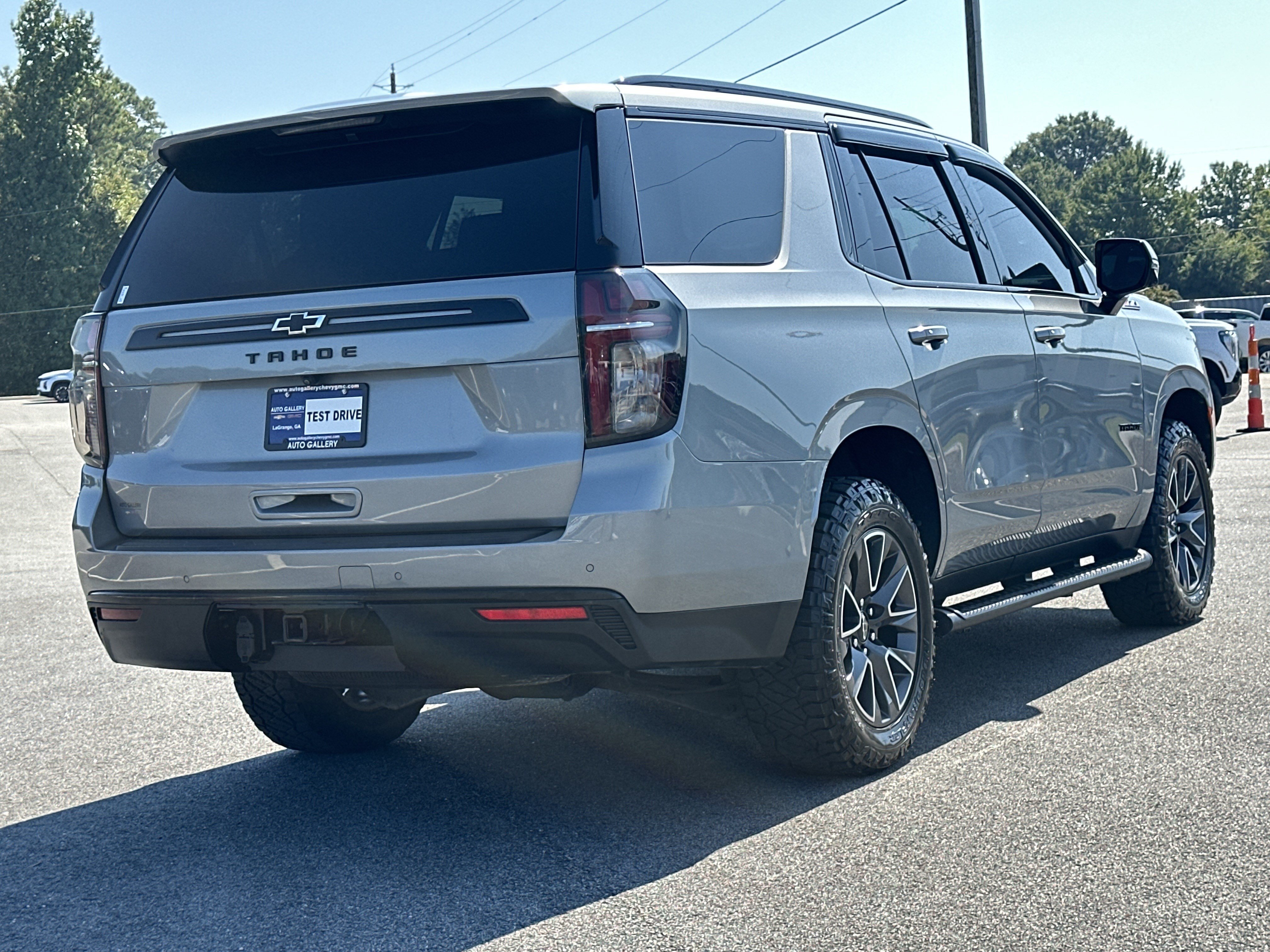 Certified 2023 Chevrolet Tahoe Z71 w/ Luxury Package AWD/4WD image 6