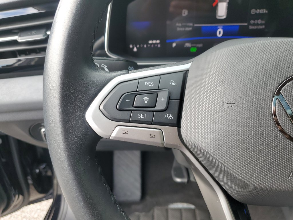 Used 2025 Volkswagen Jetta SE FWD image 26