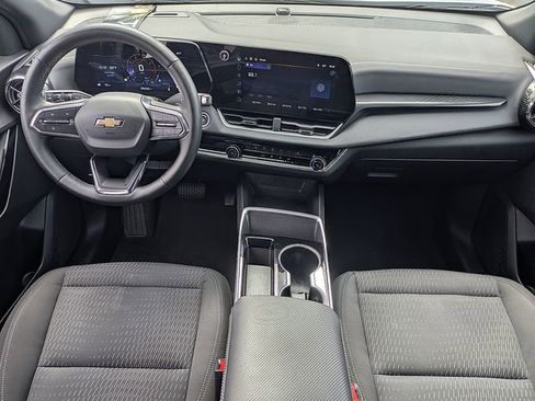 Used 2025 Chevrolet Equinox LT FWD image 16
