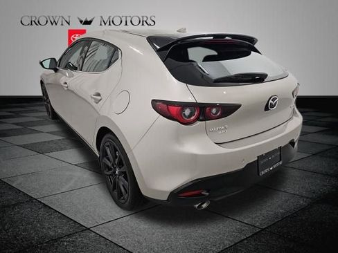 Used 2024 MAZDA MAZDA3 Hatchback w/Premium Plus Pkg image 4