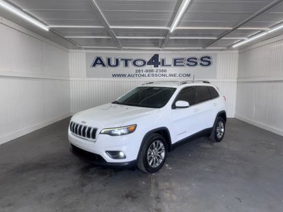 Used 2019 Jeep Cherokee Latitude Plus w/ Comfort/Convenience Group