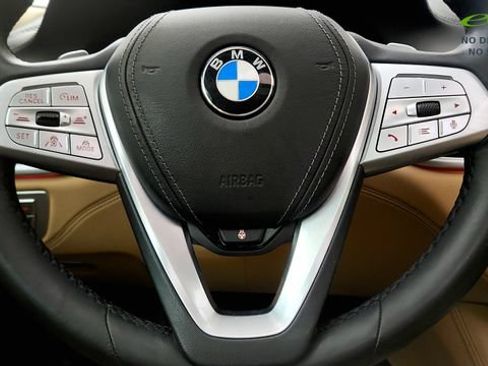 Used 2021 BMW 750i xDrive w/ Executive Package AWD/4WD image 52