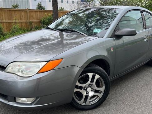 Used 2005 Saturn ION Level 3 w/ Travel Pkg FWD image 1