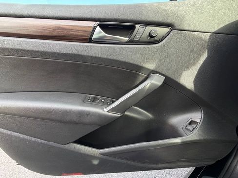 Used 2020 Volkswagen Passat 2.0T SEL image 30