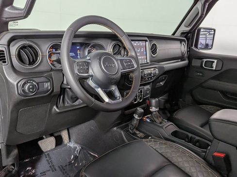 Used 2023 Jeep Gladiator Overland AWD/4WD image 12