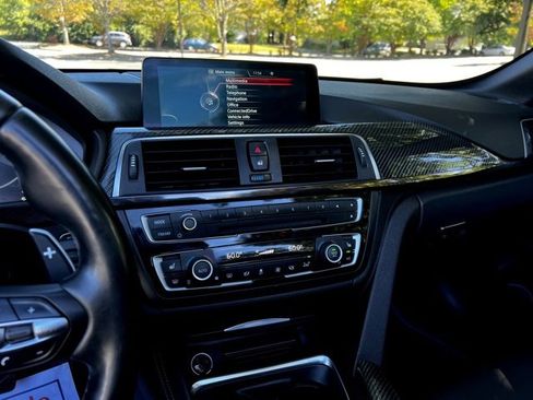 Used 2016 BMW M4 Convertible image 45