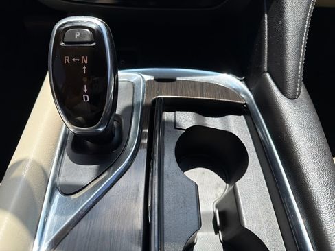 Used 2019 Buick Enclave Essence FWD image 43