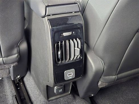 New 2026 Jeep Compass Latitude image 10