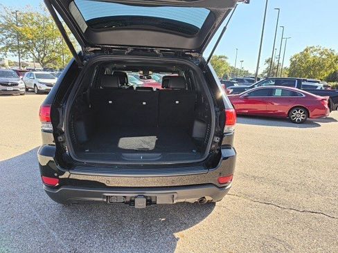 Used 2022 Jeep Grand Cherokee Laredo X image 15