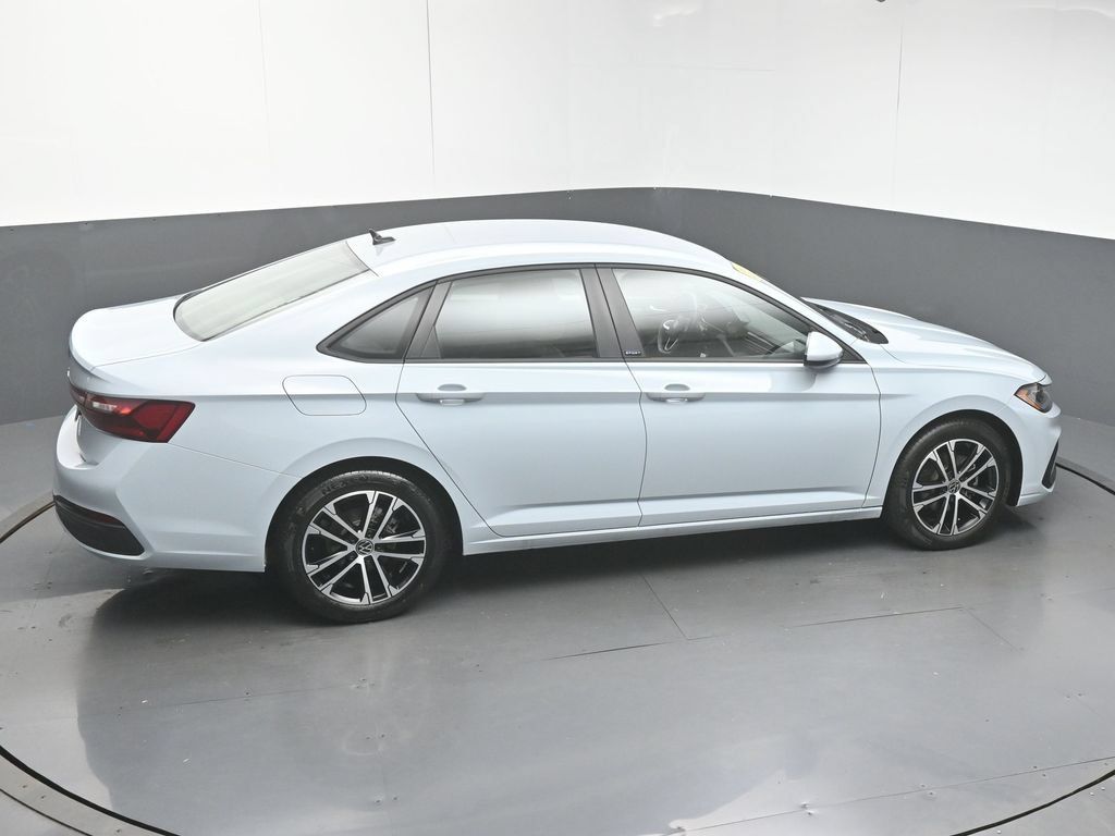 Used 2026 Volkswagen Jetta Sport FWD image 45