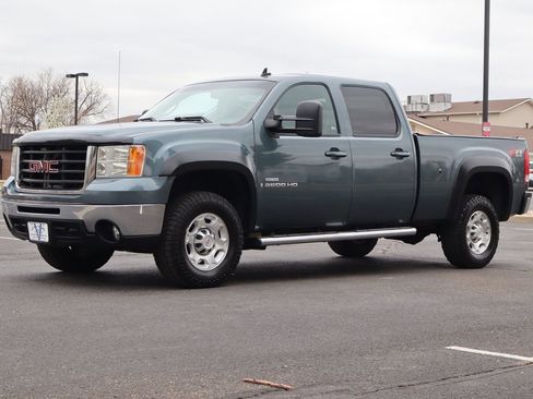 Used 2007 GMC Sierra 2500 SLT w/ Z71 Off-Road Package image 11