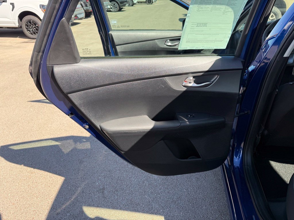 Used 2020 Kia Forte LXS FWD image 9