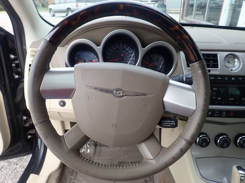 Used 2010 Chrysler Sebring Limited w/ Electronics Convenience Group FWD image 8