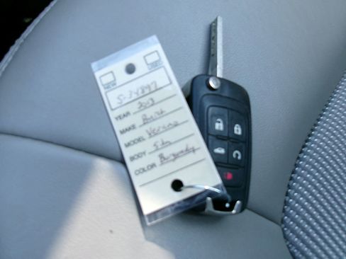 Used 2013 Buick Verano FWD image 16