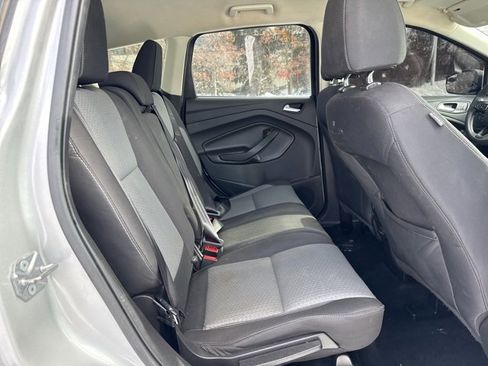 Used 2017 Ford Escape SE image 18