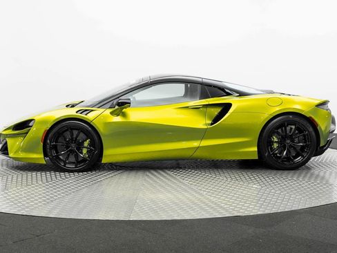 Used 2025 McLaren Artura Spider image 46