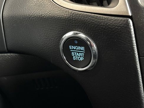 Used 2020 Ford Edge SEL image 19