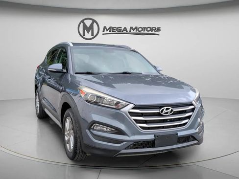 Used 2017 Hyundai Tucson SE Plus w/ Cargo Package AWD/4WD image 11
