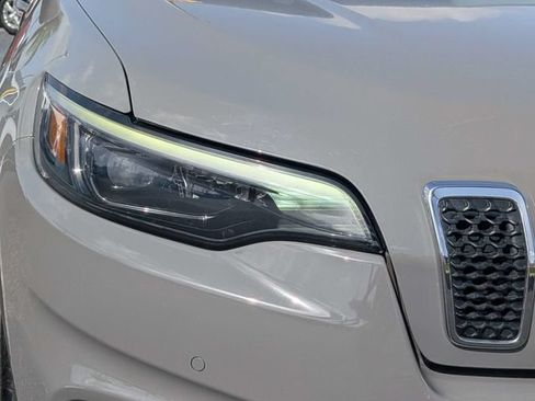 Used 2019 Jeep Cherokee Limited w/ Technology Group FWD image 10