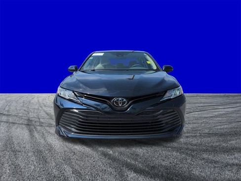 Used 2020 Toyota Camry LE FWD image 9