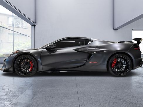Used 2024 Chevrolet Corvette Z06 w/ Battery Protection Package RWD image 2