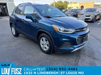 Used 2019 Chevrolet Trax LT w/ Sun & Sound Package FWD video 1