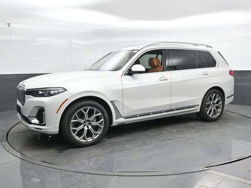 Used 2020 BMW X7 xDrive40i w/ Luxury Seating Package AWD/4WD image 9
