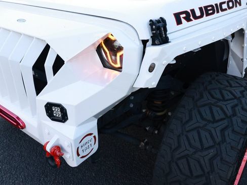 Used 2025 Jeep Wrangler Unlimited Rubicon AWD/4WD image 16