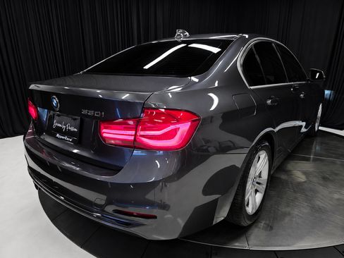 Used 2018 BMW 330i Sedan w/ Convenience Package RWD image 22