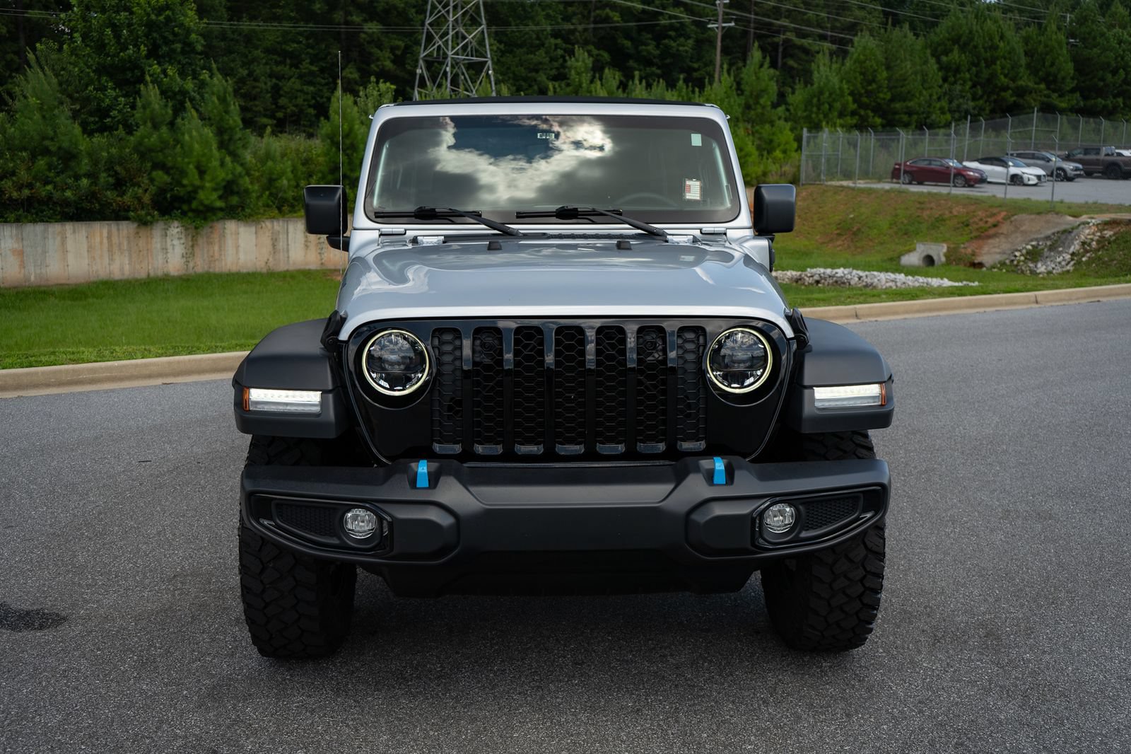 Used 2023 Jeep Wrangler Unlimited w/ Sun & Screen Package AWD/4WD image 2