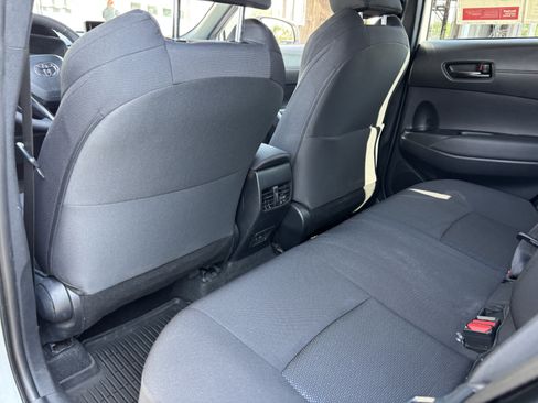Used 2024 Toyota Corolla Cross AWD Hybrid image 16