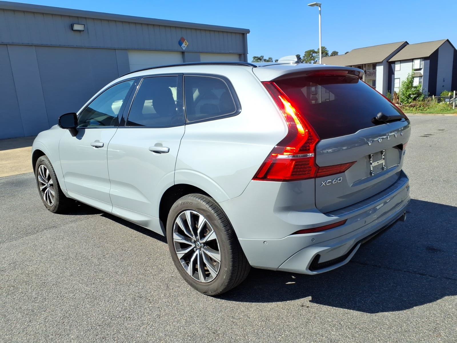 Used 2024 Volvo XC60 B5 Plus w/ Protection Package Premier AWD/4WD image 7