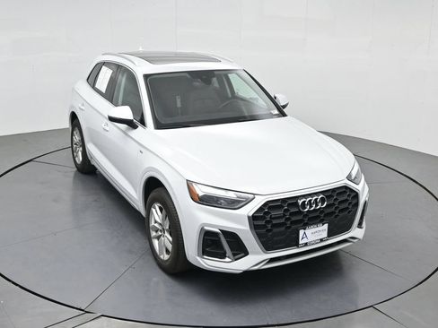 Used 2023 Audi Q5 2.0T Premium w/ Convenience Package AWD/4WD image 38