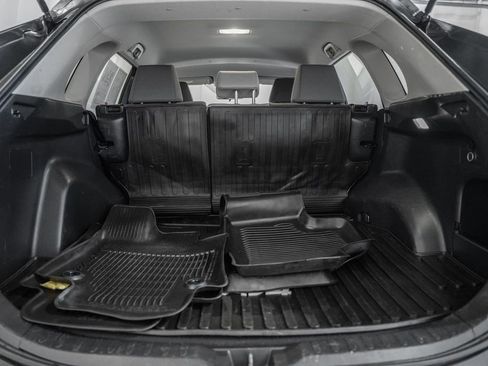 Used 2022 Toyota RAV4 XLE image 7