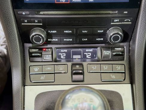 Used 2021 Porsche 718 Boxster S image 19