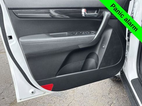 Used 2013 Kia Sorento LX image 8