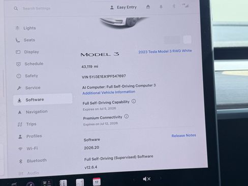 Used 2023 Tesla Model 3 Standard Range RWD image 3