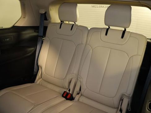 Used 2022 Jeep Grand Cherokee L Limited AWD/4WD image 16