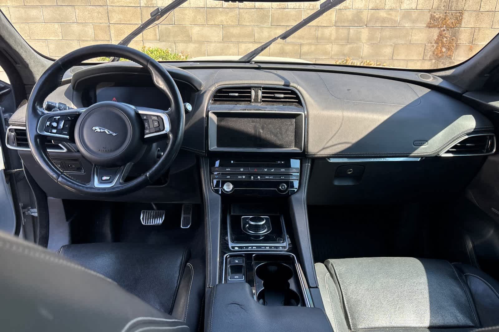 Used 2018 Jaguar F-PACE S AWD/4WD image 4