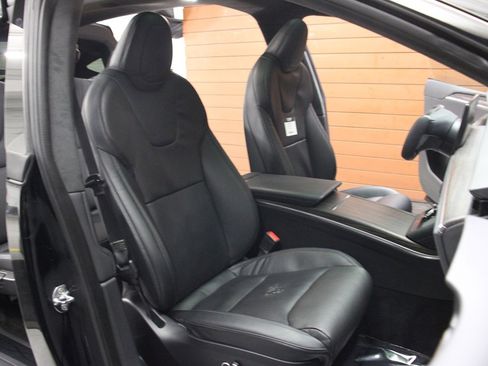 Used 2022 Tesla Model X image 15