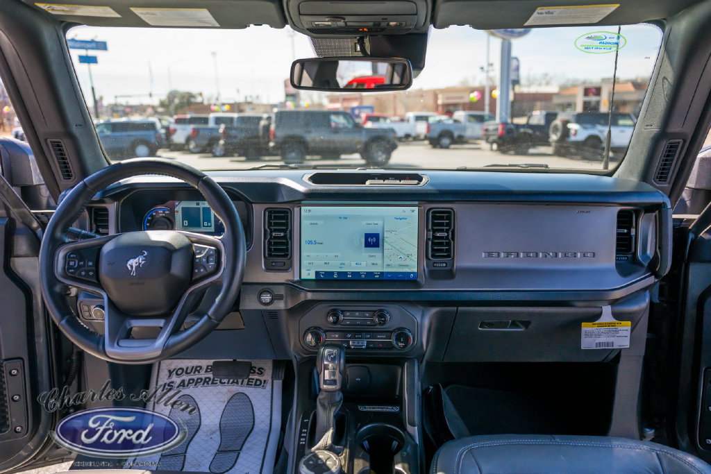 Used 2022 Ford Bronco Outer Banks AWD/4WD image 13