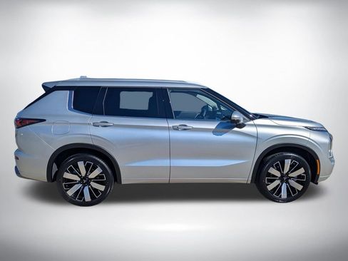 New 2026 Mitsubishi Outlander SEL FWD image 2