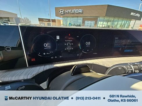 Used 2025 Hyundai Santa Fe Calligraphy AWD/4WD image 12