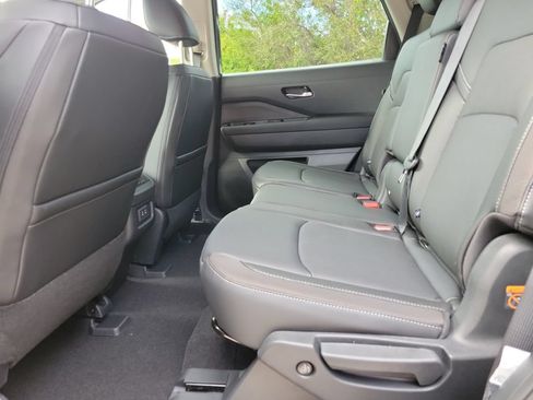 New 2026 Nissan Pathfinder SL AWD/4WD image 17