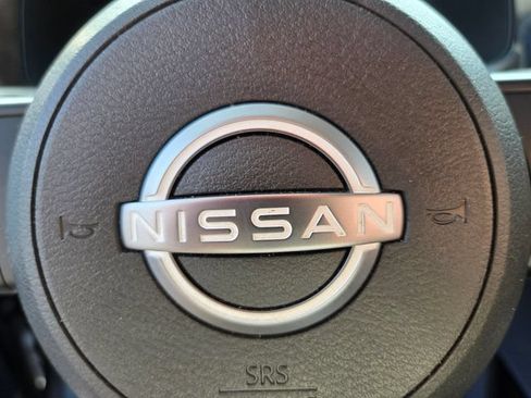 Used 2025 Nissan Pathfinder SV AWD/4WD image 32